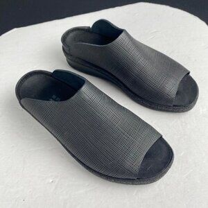 Tatami Birkenstock Women's size 36 Patterned Texture Slip On Clogs Sandals